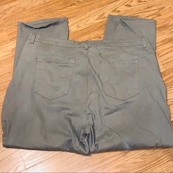 Gloria Vanderbilt jeans - Picture 2 of 3